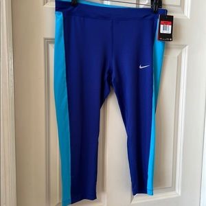 NEW NIKE CAPRI SIZE LARGE IN TWO TONE BLUE ORG $50